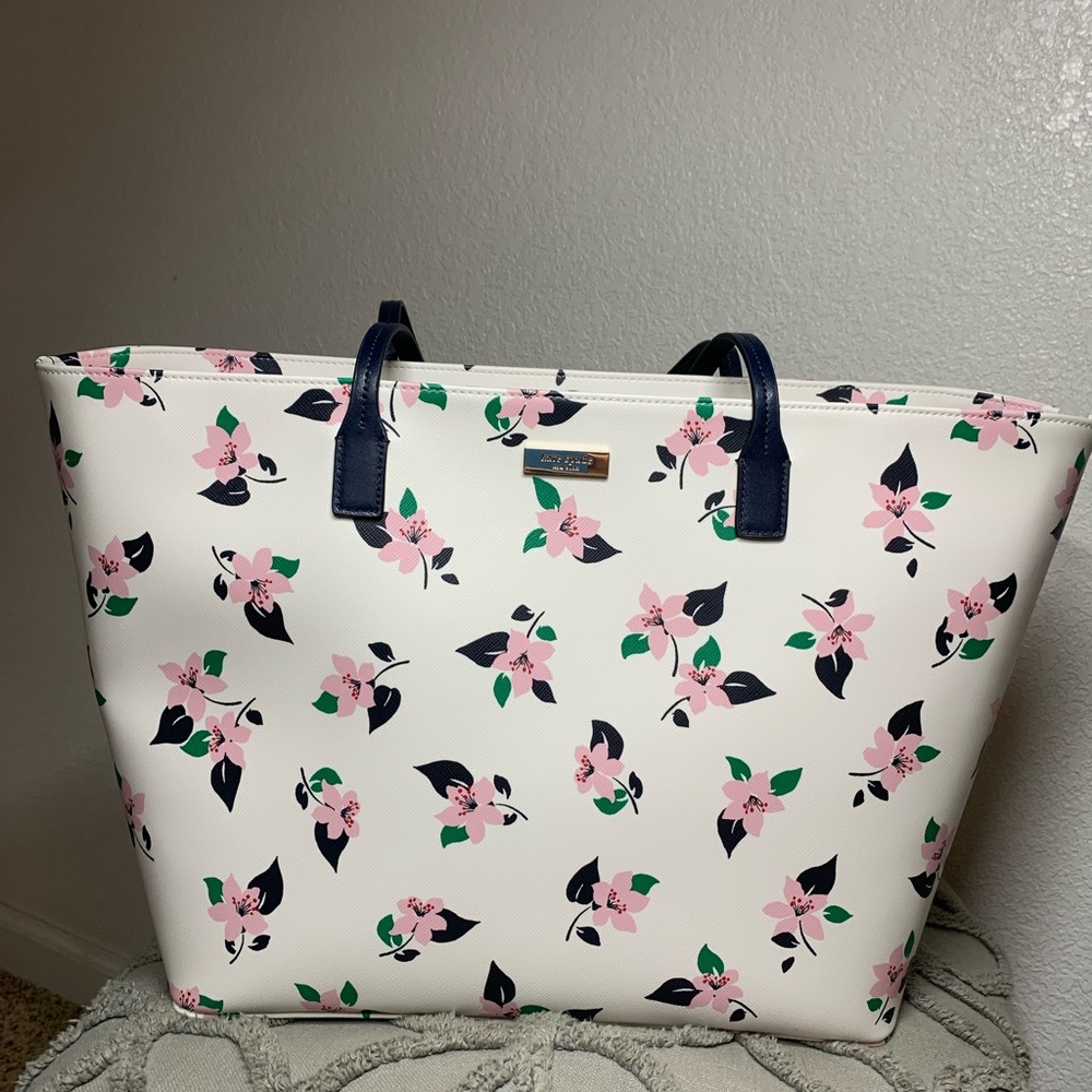 Kate Spade New York Shore Street Margareta Shoulder Tote Bag in Tropical…